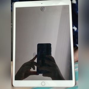 Apple iPad Air (3rd Gen) Gold